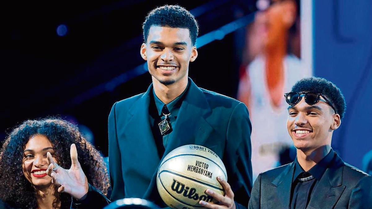 Wembanyama asegura un lleno en su debut con los Spurs