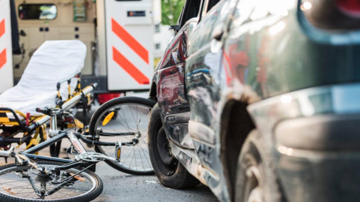 Un ciclista en estado grave tras sufrir un atropello en Extremadura