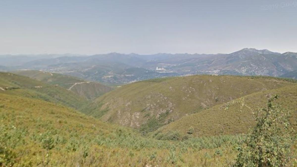 Un piloto de parapente muere en León al sufrir una caída tras despegar desde un pico