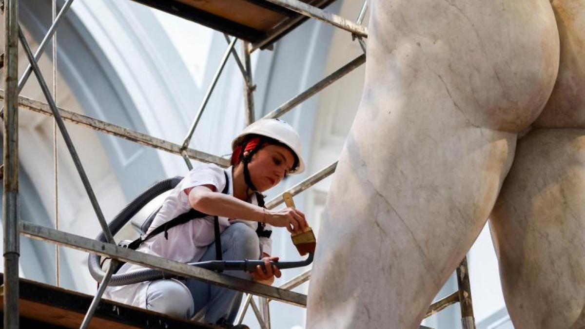 Sacar el polvo al David de Miguel Ángel: la delicada limpieza de la obra maestra renacentista