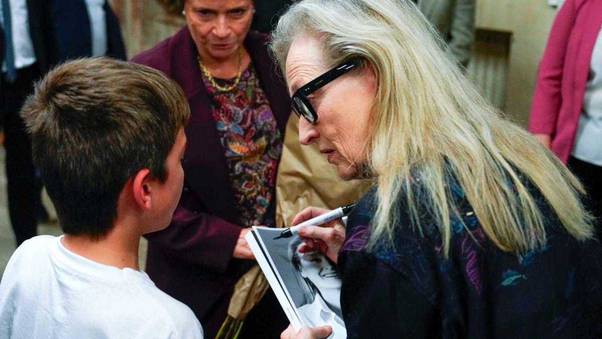 Un encuentro inolvidable: Juan, el niño de 10 años que lloró de emoción al conocer a Meryl Streep