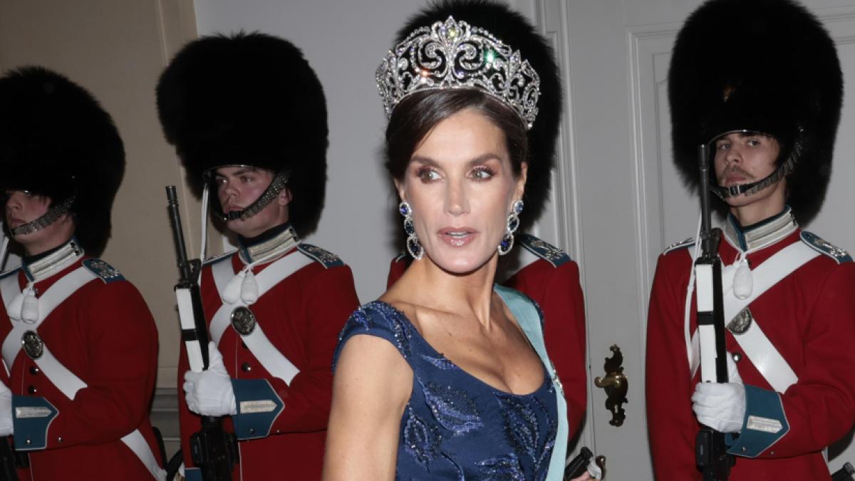Letizia conquista Dinamarca con un vestido de Felipe Varela y la tiara más emblemática del joyero real