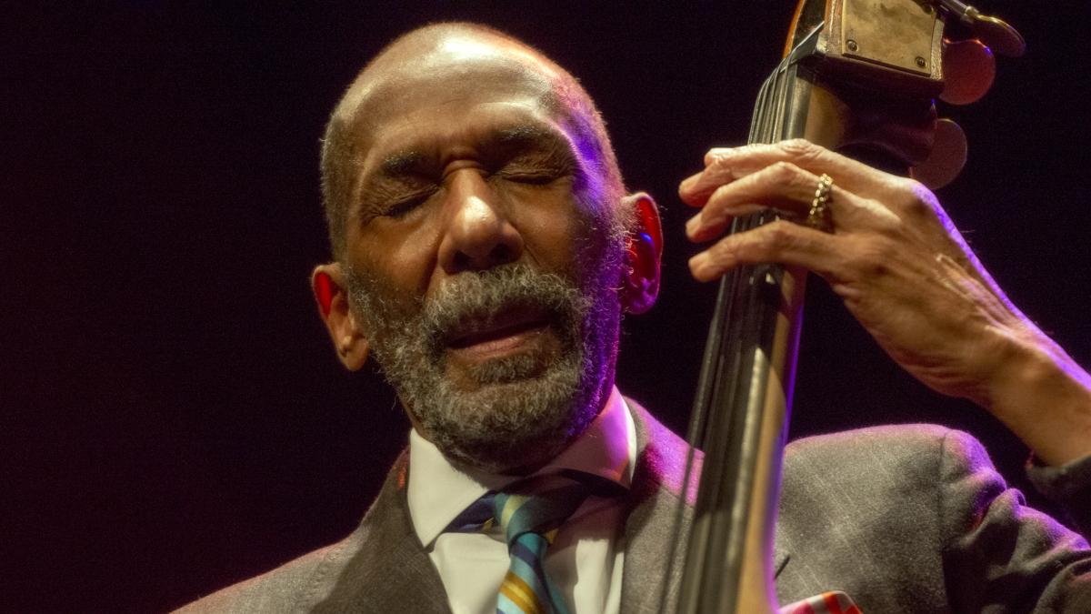 Ron Carter, el récord Guinness que tocó con Miles Davis