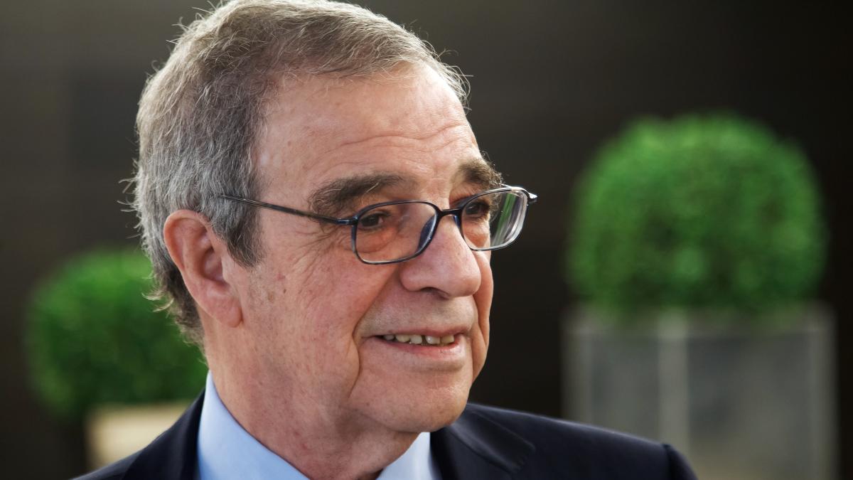 César, 50 años a tu lado