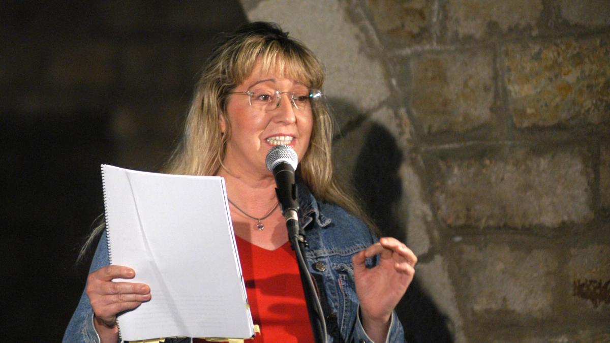 La poeta de la sonrisa experimental