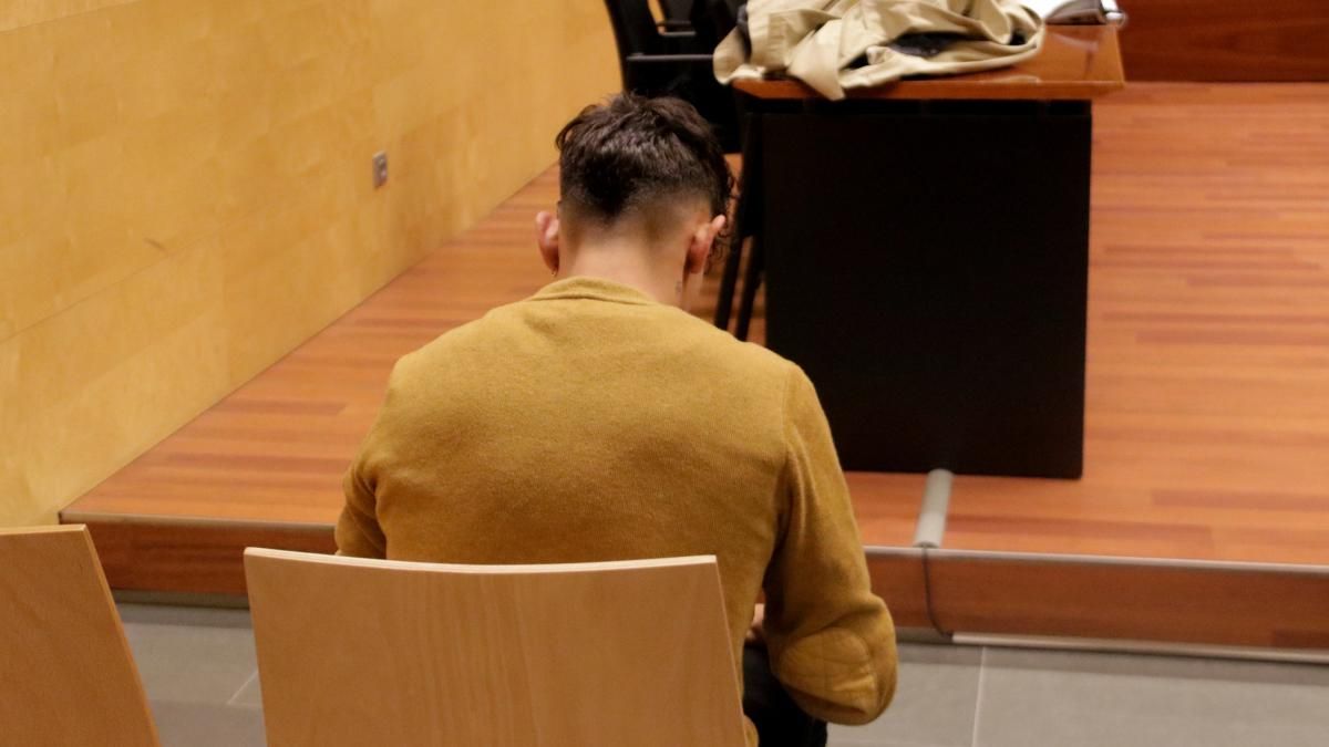 El acusado de violar dos chicos en Porqueres, uno con discapacidad, habla de relación consentida con uno de ellos