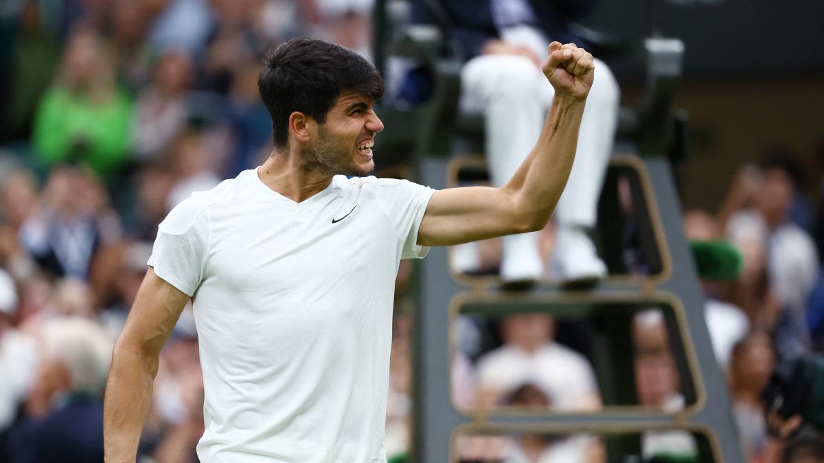Un paso más, y Alcaraz volverá a la final de Wimbledon