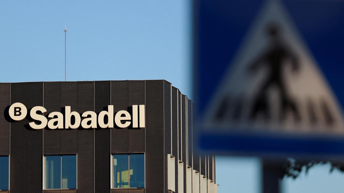 Asociaciones de autónomos rechazan la opa del BBVA sobre el Sabadell