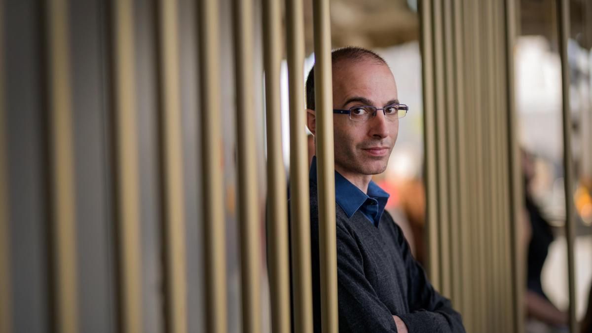 Yuval Noah Harari, historiador, sobre lo que nos depara el futuro: “La clave para adaptarte a los cambios brutales que vienen en los próximos 20 años es olvidar lo que crees que sabes”