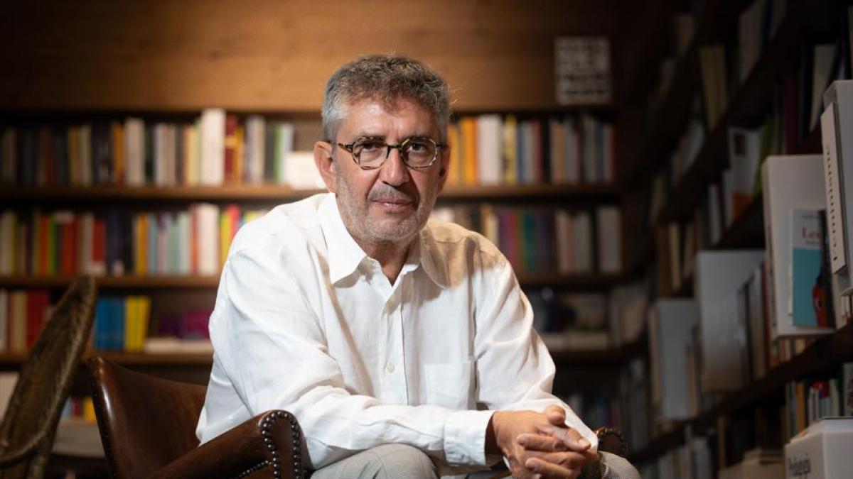 Manuel Baixauli y César Aira entre los finalistas a los premios Finestres de Narrativa