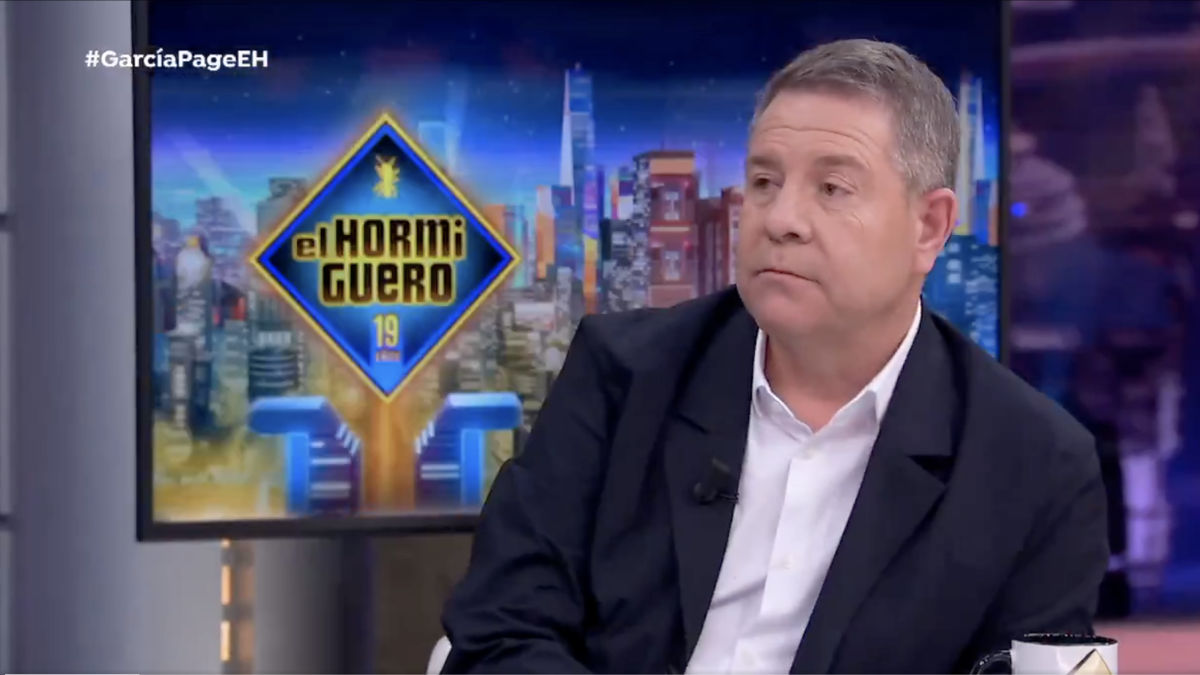 Emiliano García-Page comparte sus paralelismos políticos y personales con el doctor House: “Es un ejemplo”