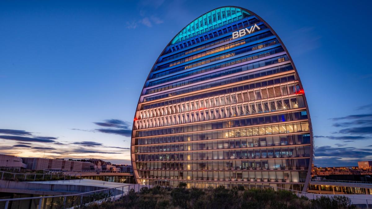El BBVA ajusta por segunda vez la ecuación de canje de la opa sobre el Sabadell