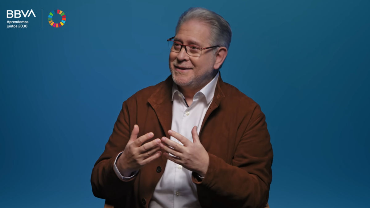 Xavier Guix, psicólogo y escritor: “Ese sentimiento culposo lo utilizamos actuar para saber cómo nos sentiríamos si hiciéramos eso”