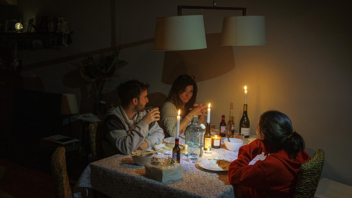 La llama temblorosa de una vela