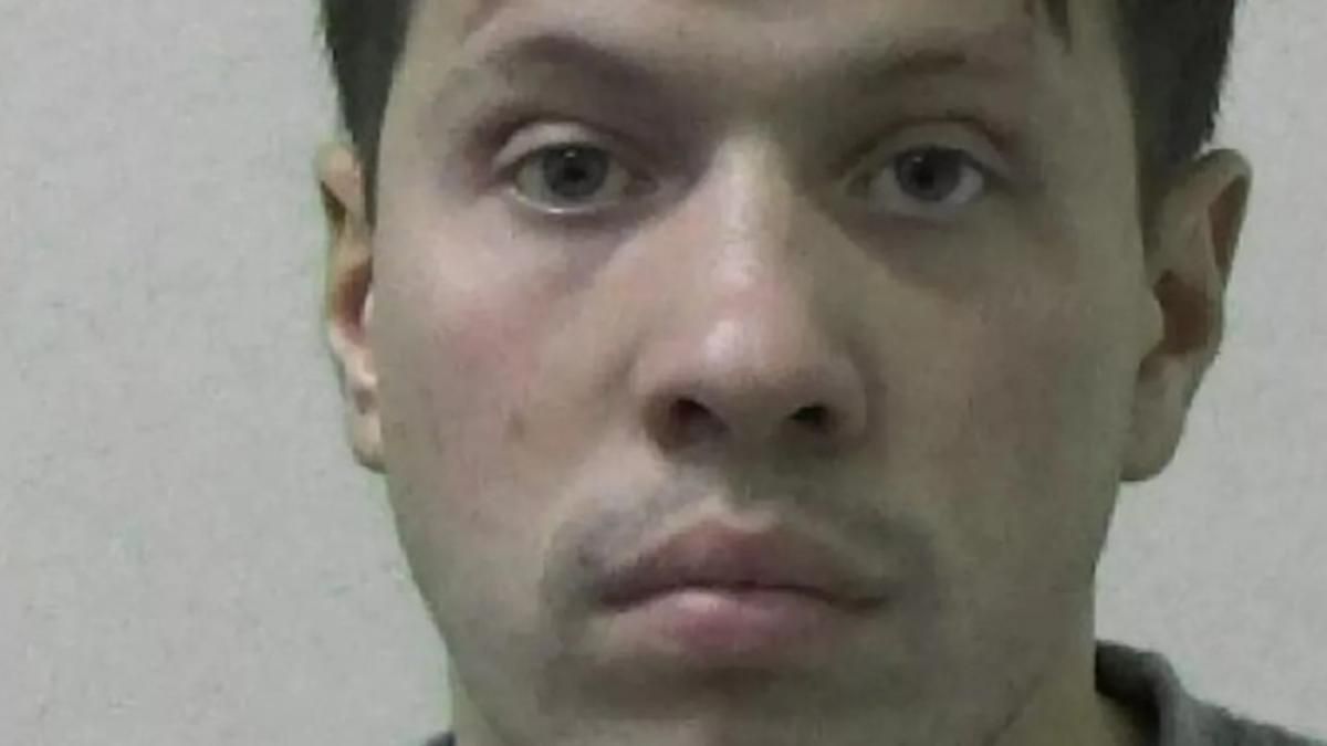 Un hombre obsesionado con los bomberos incendia su propia casa solamente para verles en acción: “Desperdicia nuestros recursos”