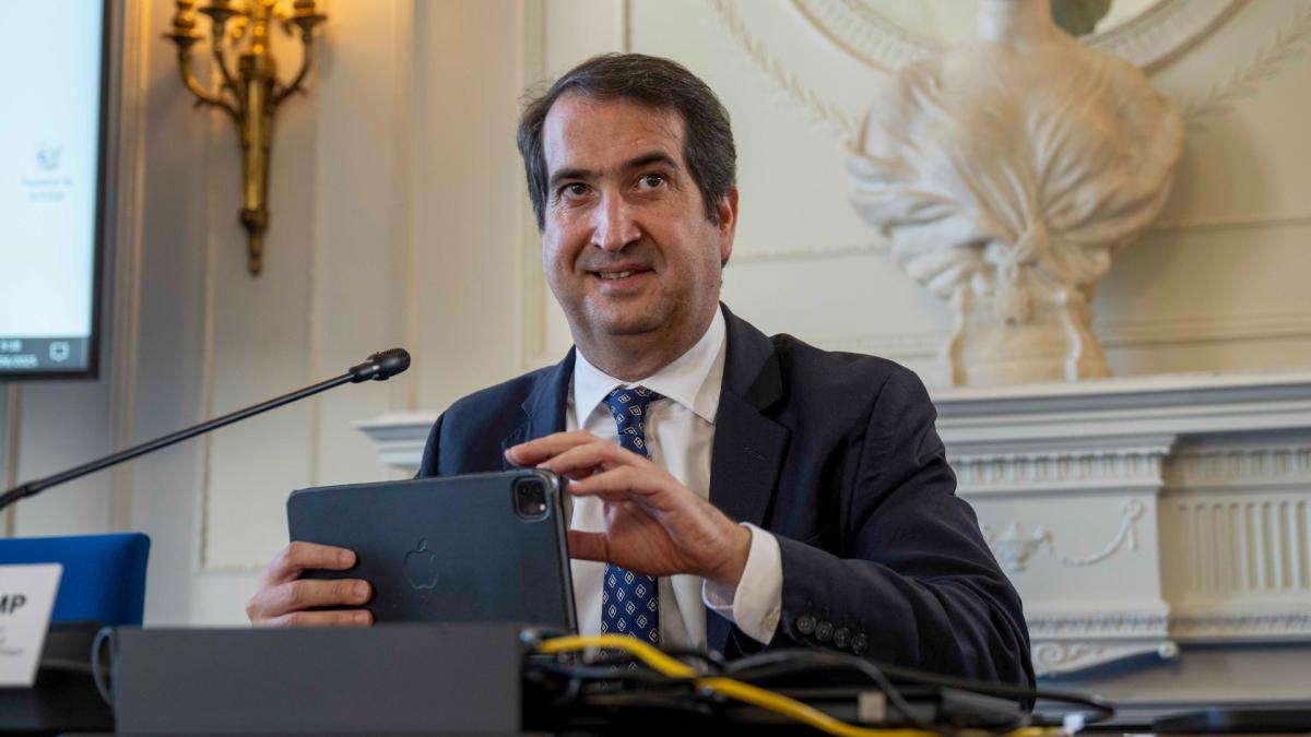 El BBVA analiza si retira la opa al Sabadell tras la imposición de condiciones del Gobierno