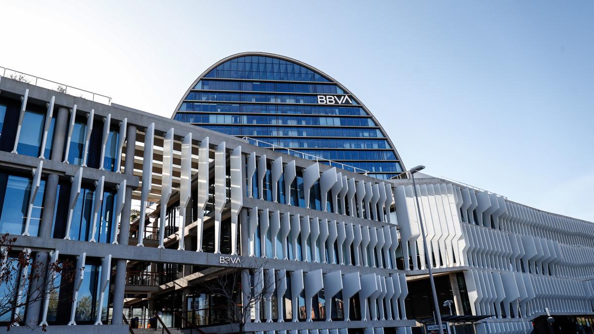 BBVA envía a la CNMV el nuevo folleto de la opa tras las medidas del Gobierno y la venta de TSB