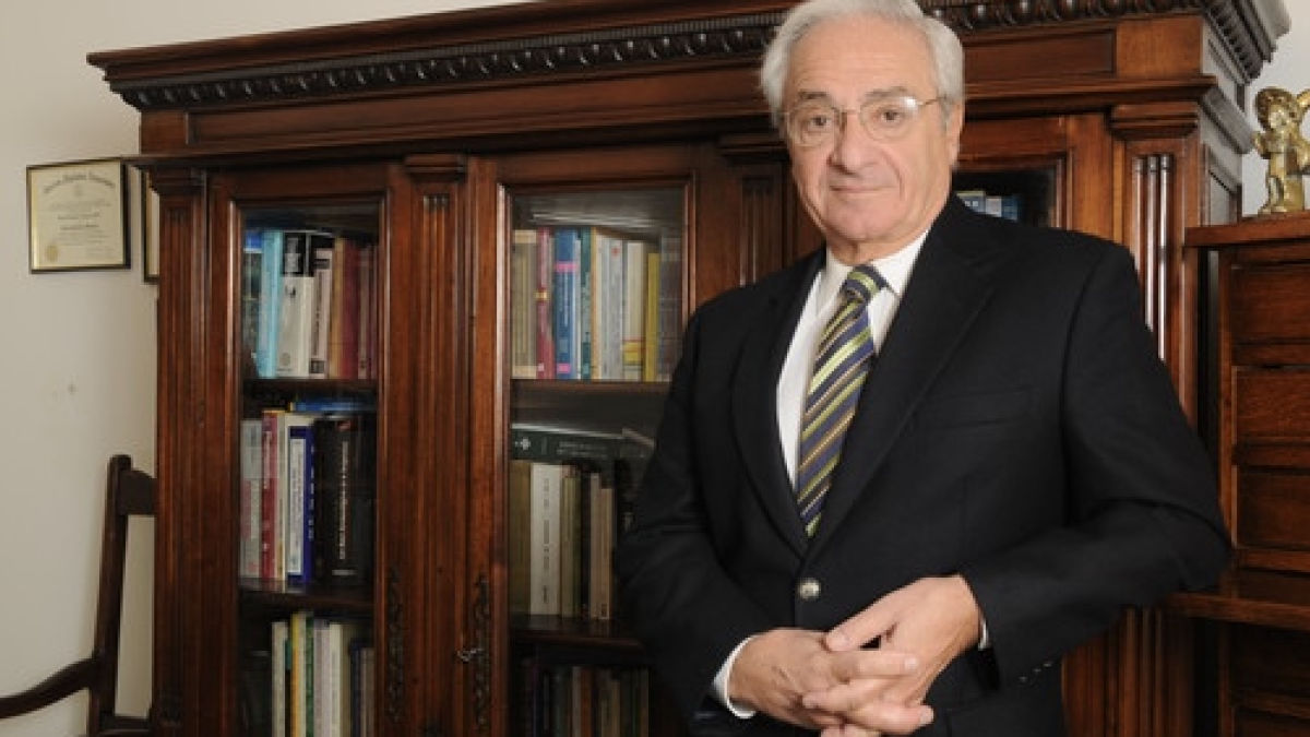 Norberto Abdala, médico psiquiatra: “Utilizar el silencio es una de las formas más sutiles de abuso emocional y un arma visible a fin de evitar la confrontación directa y así manipular al otro”