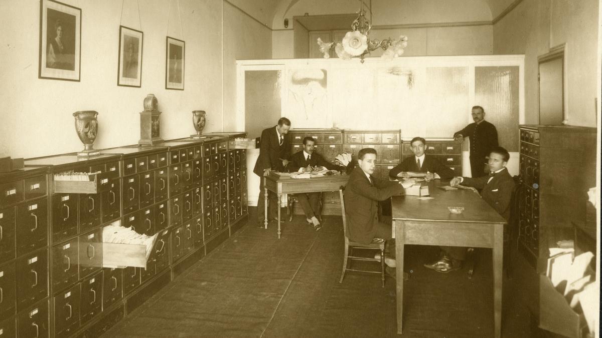 Alfonso XIII, el rey salvador