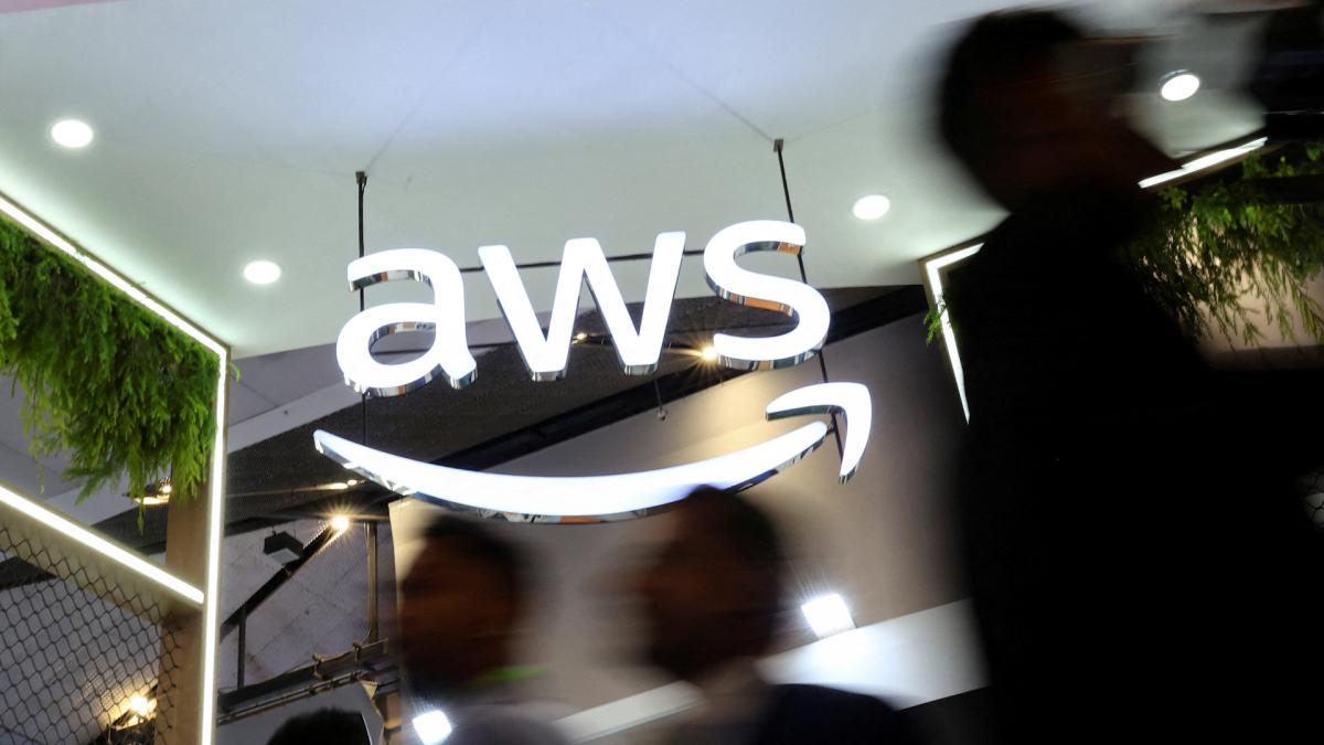 Una caída mundial de la nube de Amazon causa fallos en plataformas bancarias como Bizum, datáfonos y cajeros