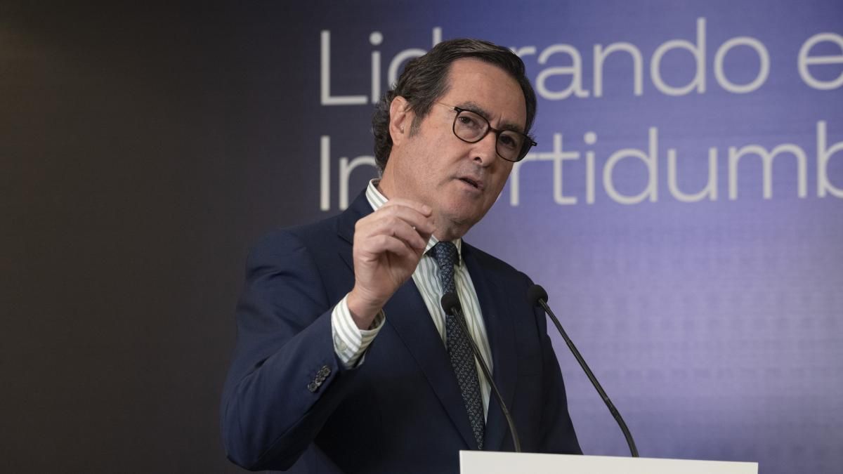 Garamendi califica de “increíble” el método de cálculo del SMI y defiende el alza del 1,5%