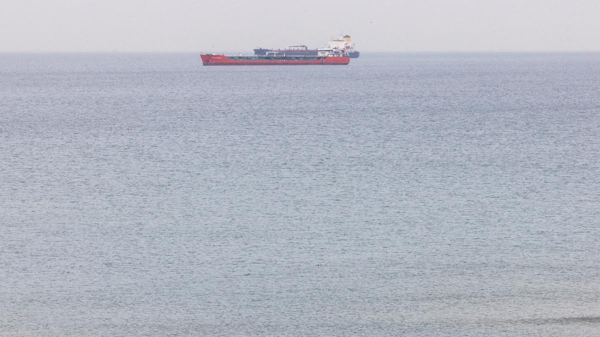 El petróleo vuelve a superar los 70 dólares ante la crisis en Irán