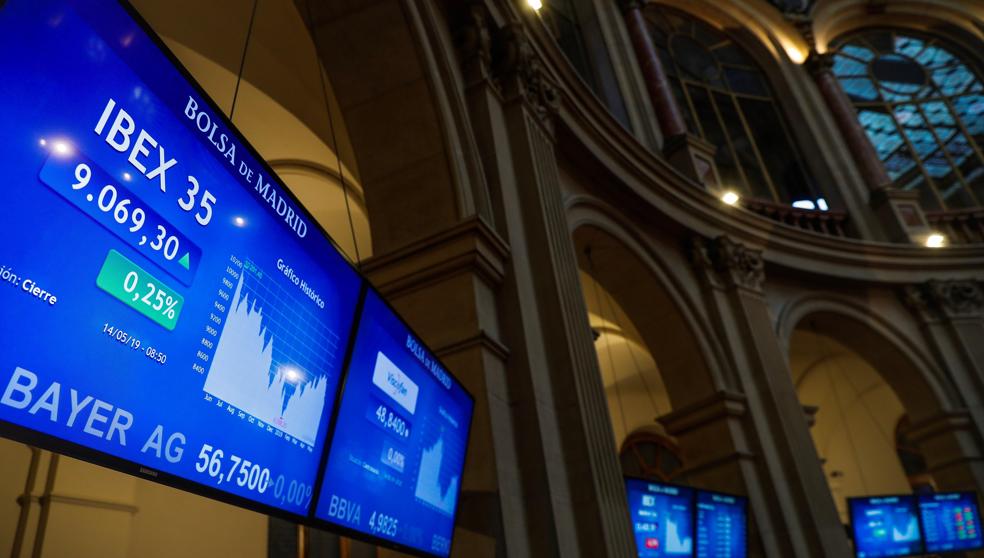 La CNMV suspende la cotización en bolsa de Acerinox ante una posible fusión con Aperam La CNMV suspende la cotización en bolsa de Acerinox ante una posible fusión con Aperam