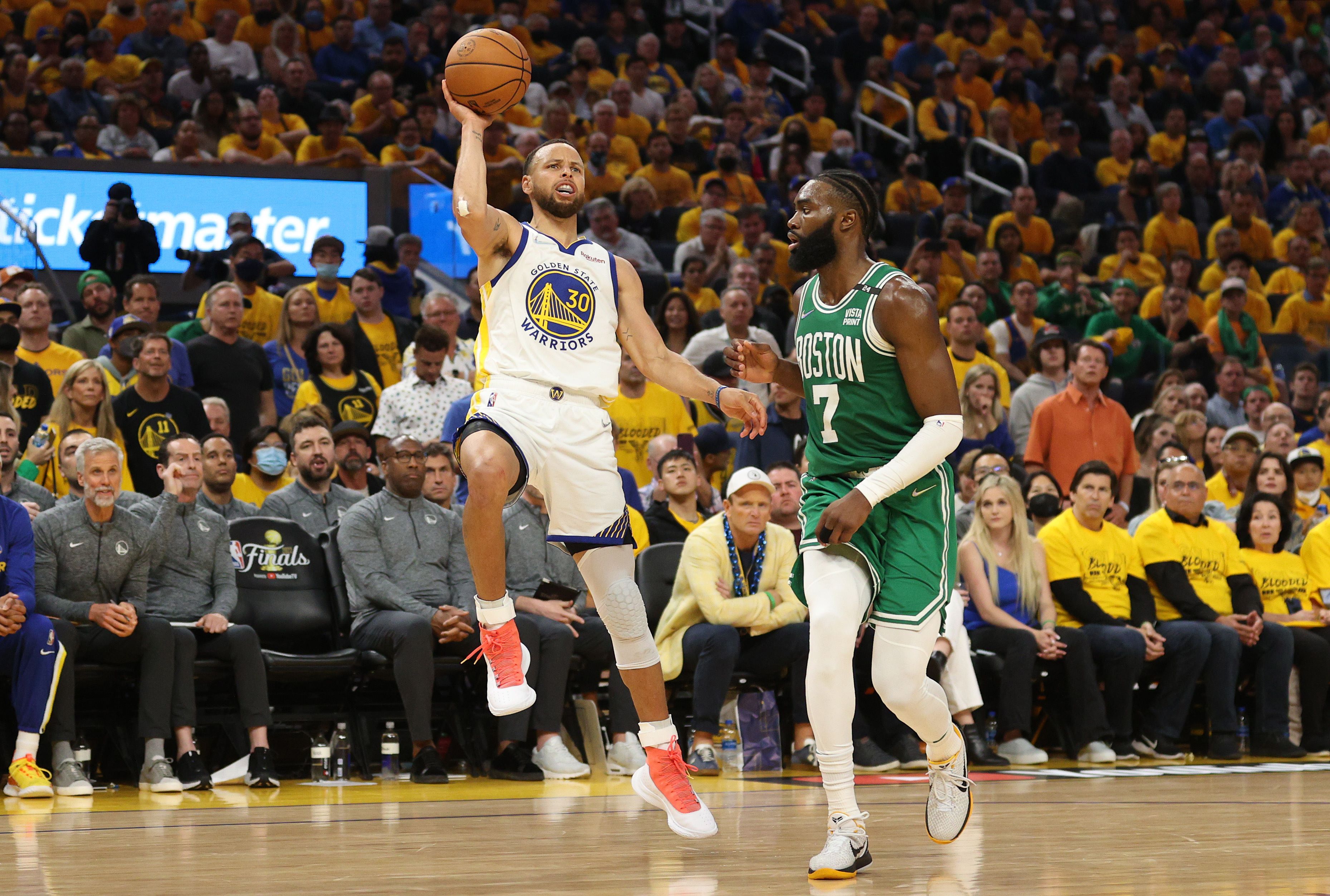 Los Warriors sacan el orgullo y dan un baño a los Celtics para igualar a uno la serie Los Warriors sacan el orgullo y dan un baño a los Celtics para igualar a uno la serie