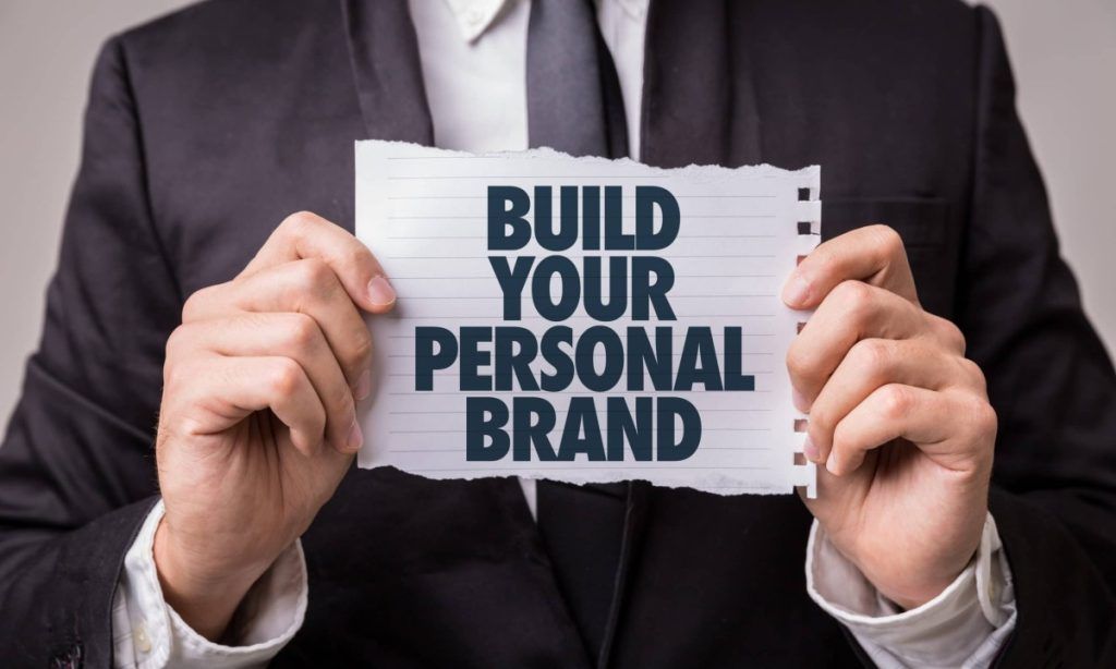 Panduan Praktis: Cara Membangun Personal Brand yang Magnetik untuk Dominasi Bisnis Online