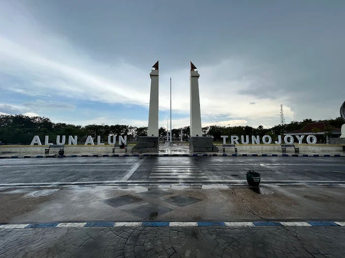  Menakar Potensi Ekonomi di Balik Wajah Baru Alun-Alun Sampang 2026: Momentum Kebangkitan UMKM Madura