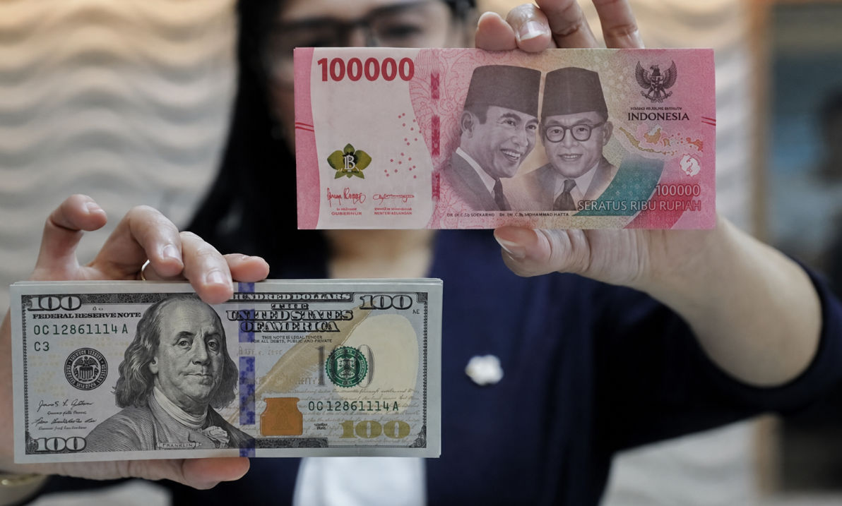 Strategi Bisnis Saat Rupiah Anjlok Dekati Rp17.700: Level Bahaya dan Dampak Nyata bagi UMKM