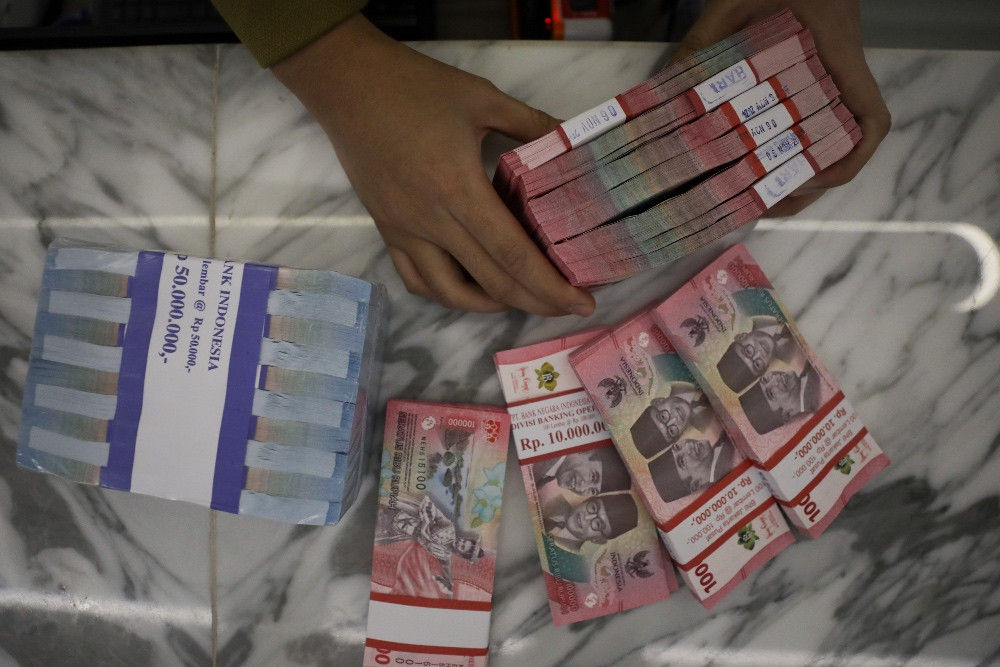 Strategi Bank Indonesia Amankan Rupiah yang Loyo Dekati Rp17.900
