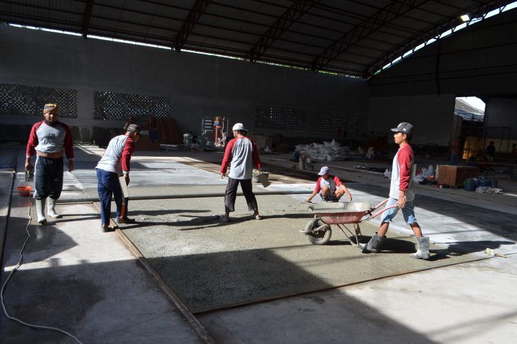 Ahli Lapangan Tenis Berkualitas