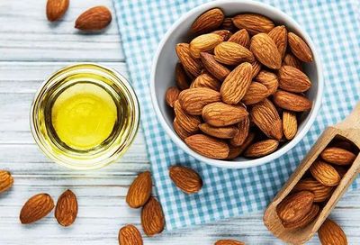 Almond Oil from Sourcing region to be confirmed per lot — photo 2
