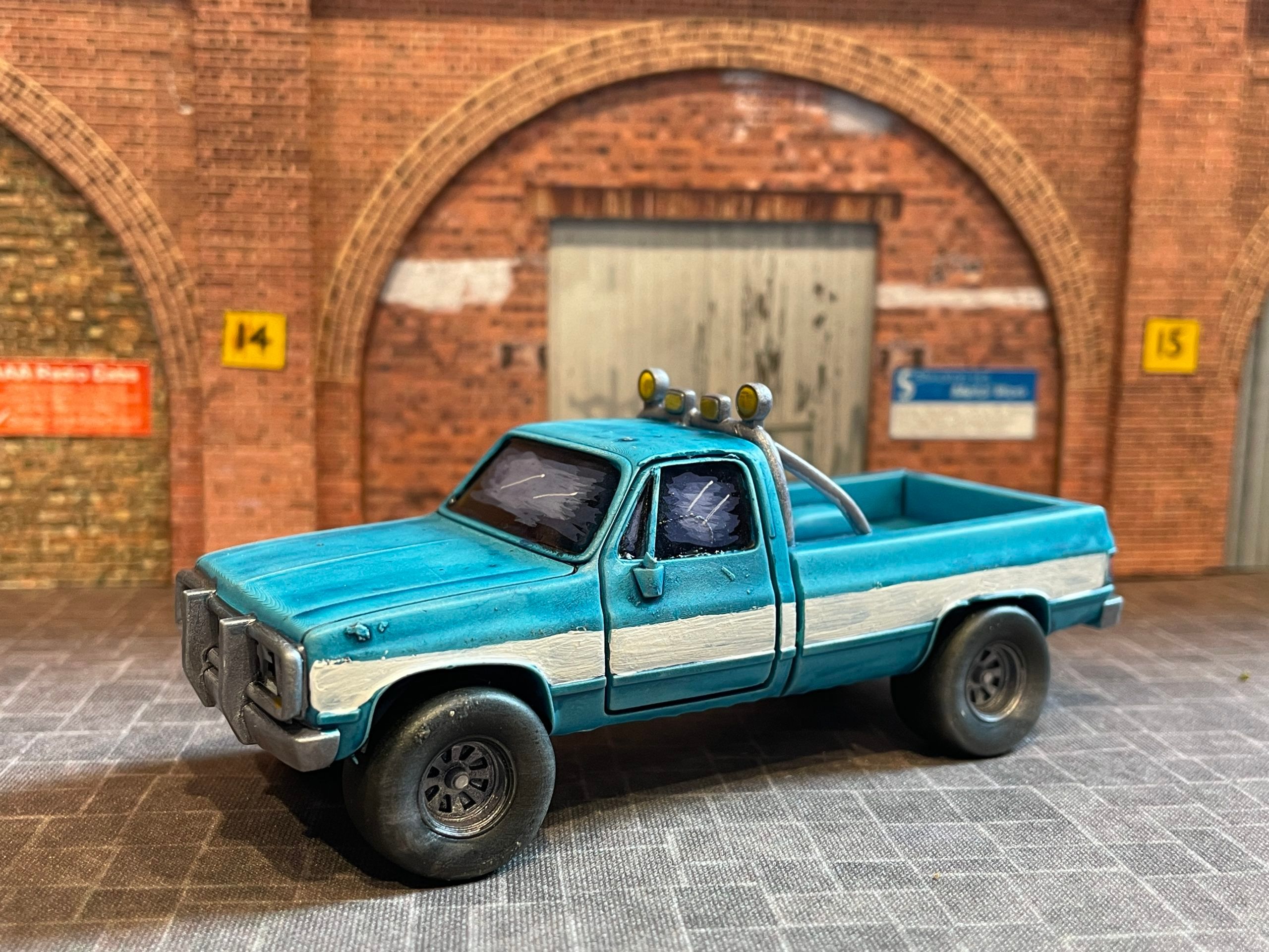 80-12 Stuntman Pickup a