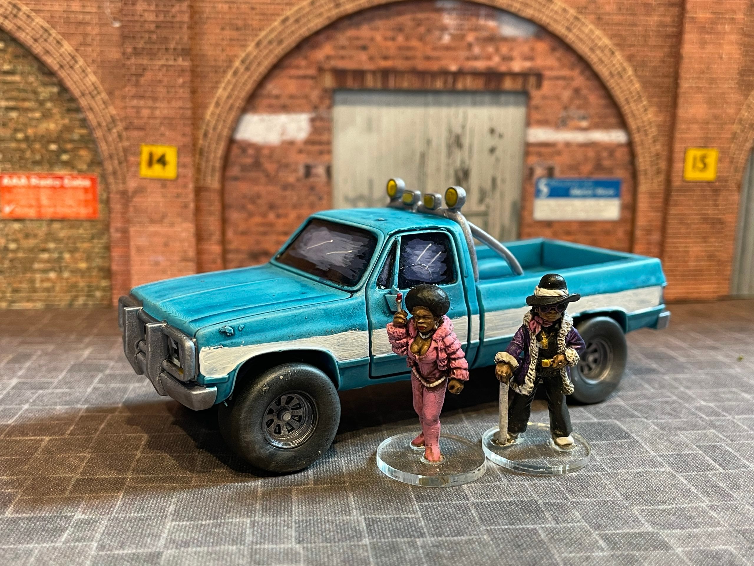 80-12 Stuntman Pickup b