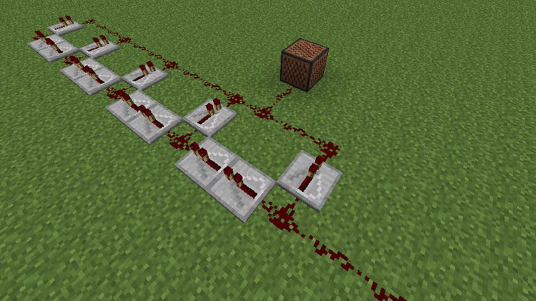 Minecraft Redstone Expert Creates a Working Guitar Hero Mini-Game