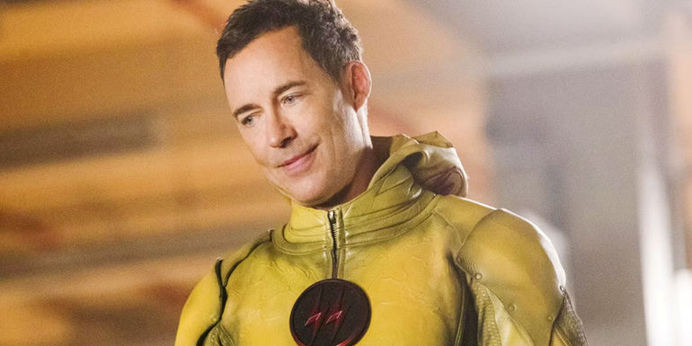 Eobard Thawne's Reverse-Flash smiling in The Flash