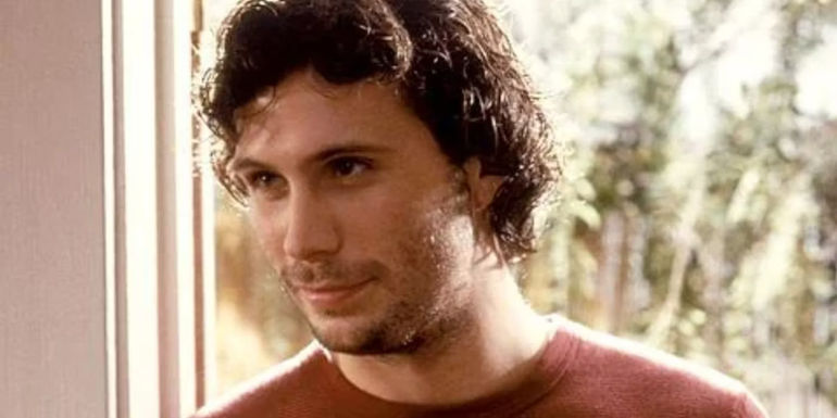 Billy (Jeremy Sisto) smiling in Six Fet Under