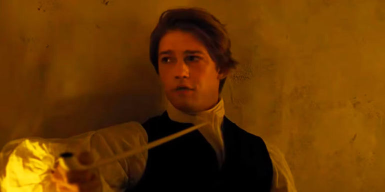 Joe Alwyn in period clothing in The Favourite