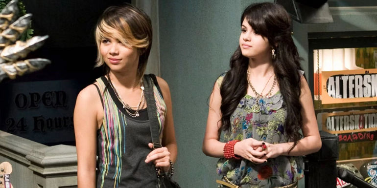 Wizards-of-Waverly-Place-Alex-Russo-Stevie-Nichols