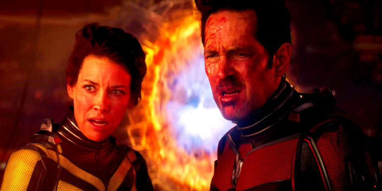 Hope van Dyne (Evangeline Lilly) and Scott Lang (Paul Rudd) watching Kang die in Ant-Man and the Wasp Quantumania