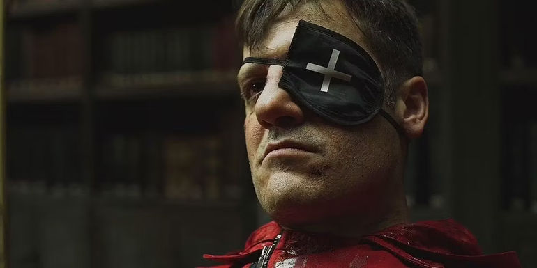 Palermo wearing an eye patch and scowling in Money Heist.