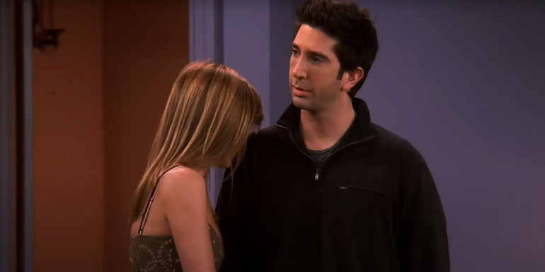Rachel Leaning Her Head on Ross's Shoulder in Friends' Finale