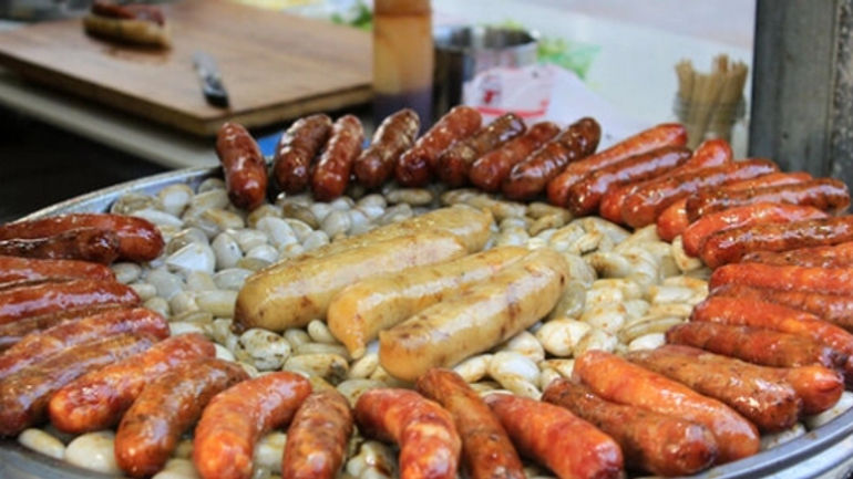 Thịt chế biến sẵn và nguy cơ ung thư: Sự thật ít người biết