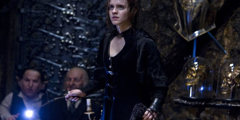 Hermione robs Gringotts in Harry Potter and the Deathly Hallows - Part 1