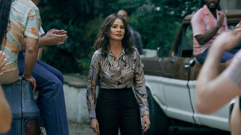 The Controversial Interview: Kelly Clarkson Interrupts Sofia Vergara