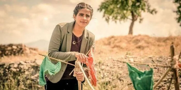 Yaz in India Looking Content in Doctor Who