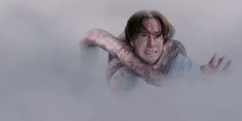 Norm (Chris Owen) is dragged into the mist in the Mist (2007)