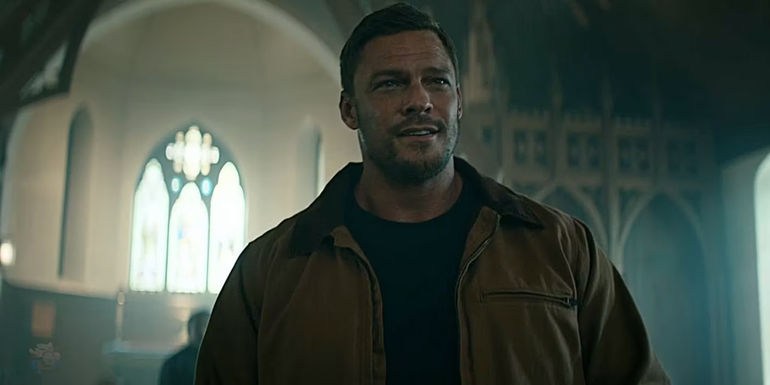 Reacher in a church in Season 1, episode 1 of Reacher 